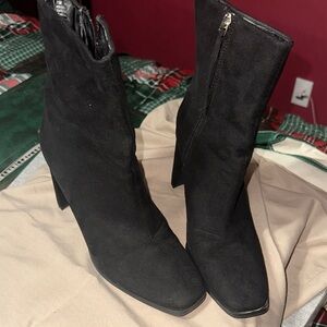 Chic Black Heeled Boots for Women